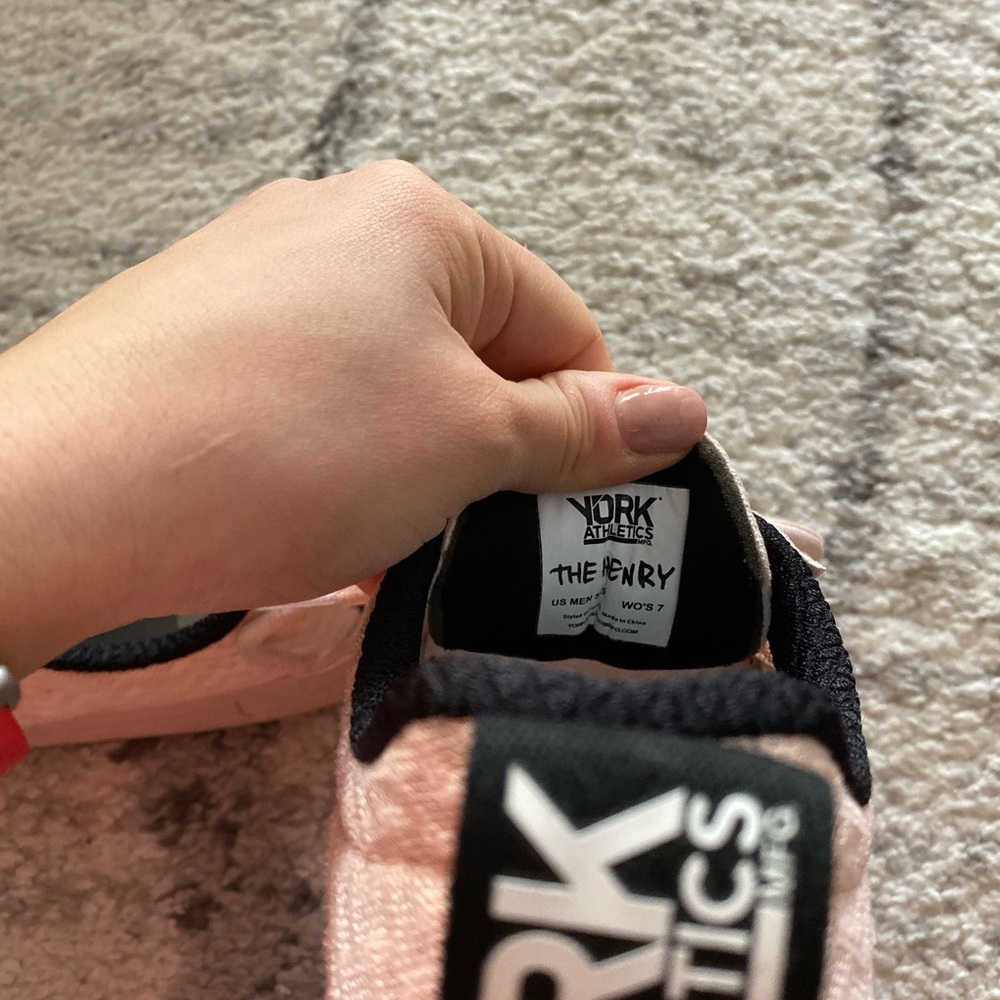 Palm pink chevron sneakers - Picture 4 of 5